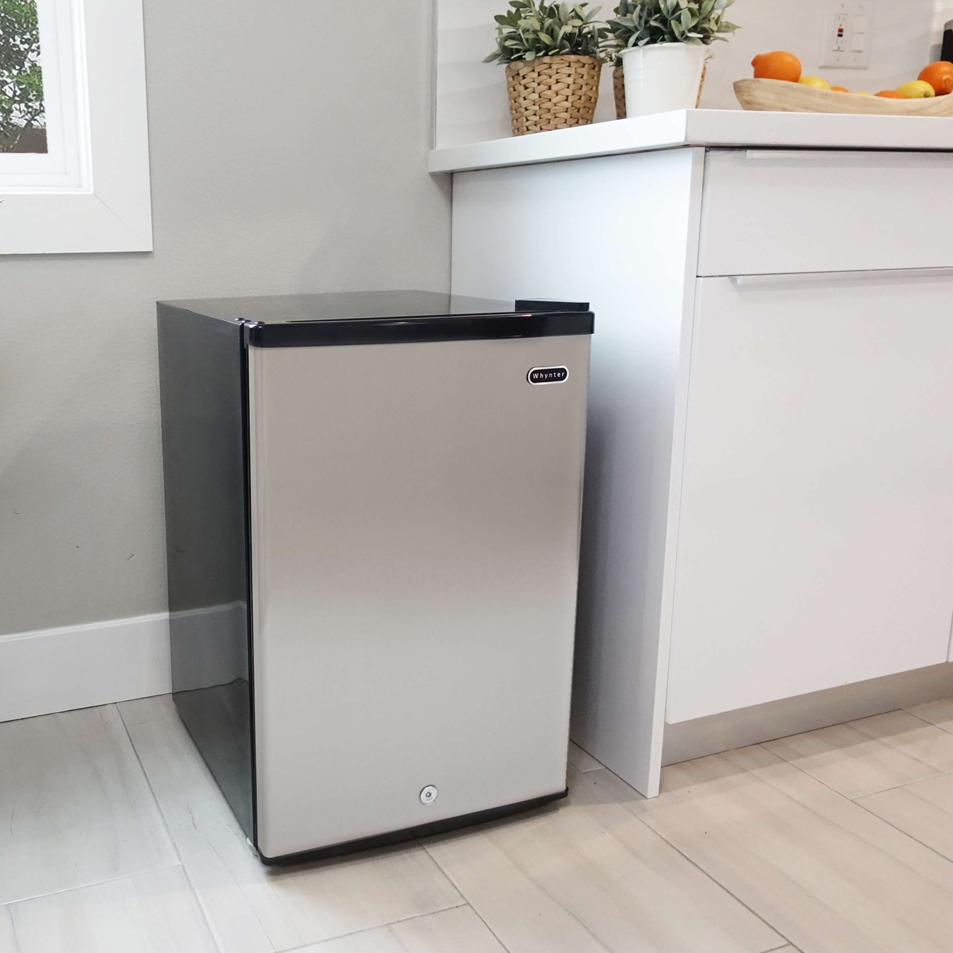 Whynter Compact Freezer / Refrigerators Stainless Steel Upright Freezer with Lock